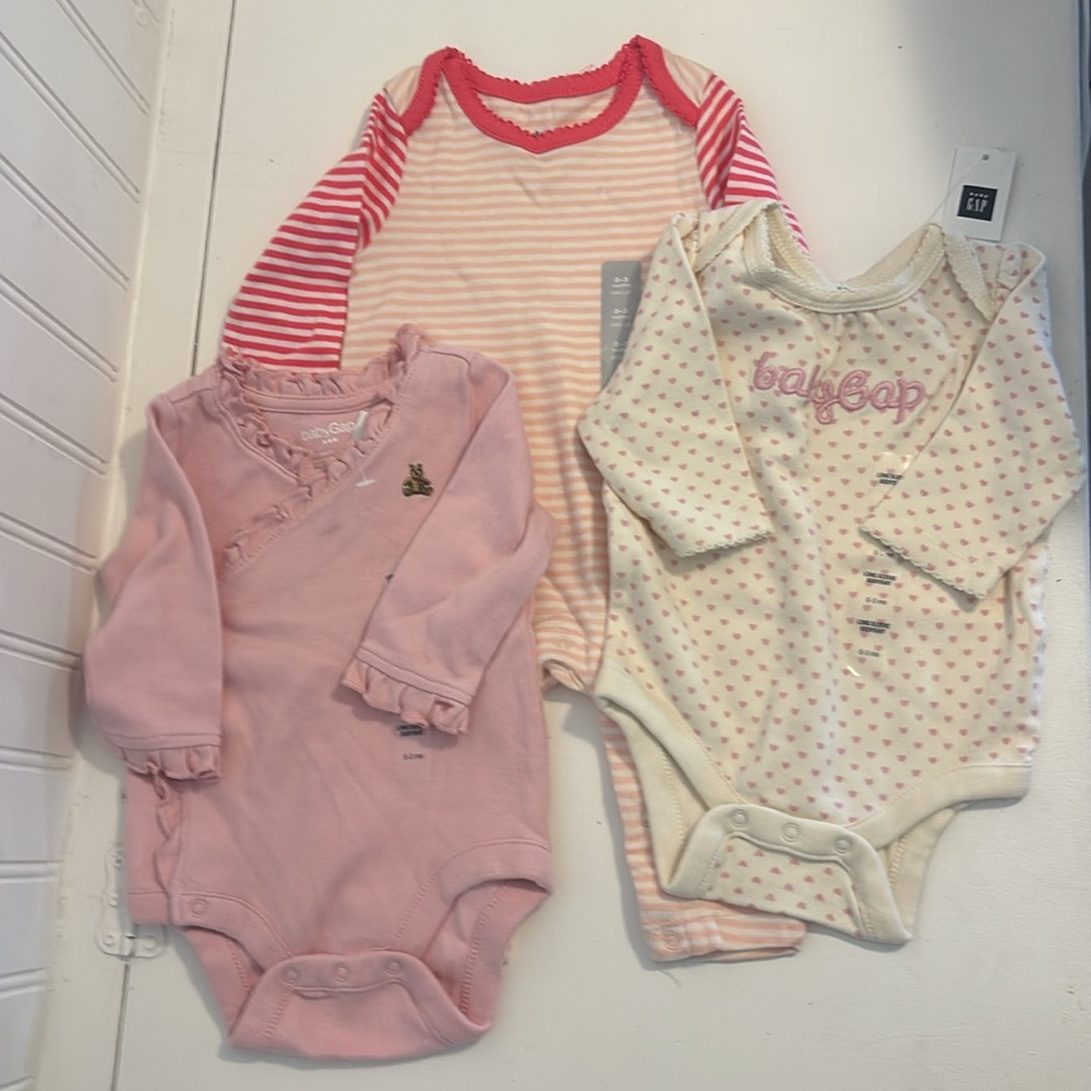 Baby Gap lot. 3 items in pink. 0-3 months